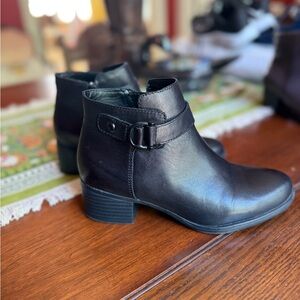 Naturalizer Drewe Black Ankle Booties Sz 6